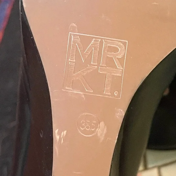 Incredible MRKT (Market) strappy wedges! - Picture 11 of 16